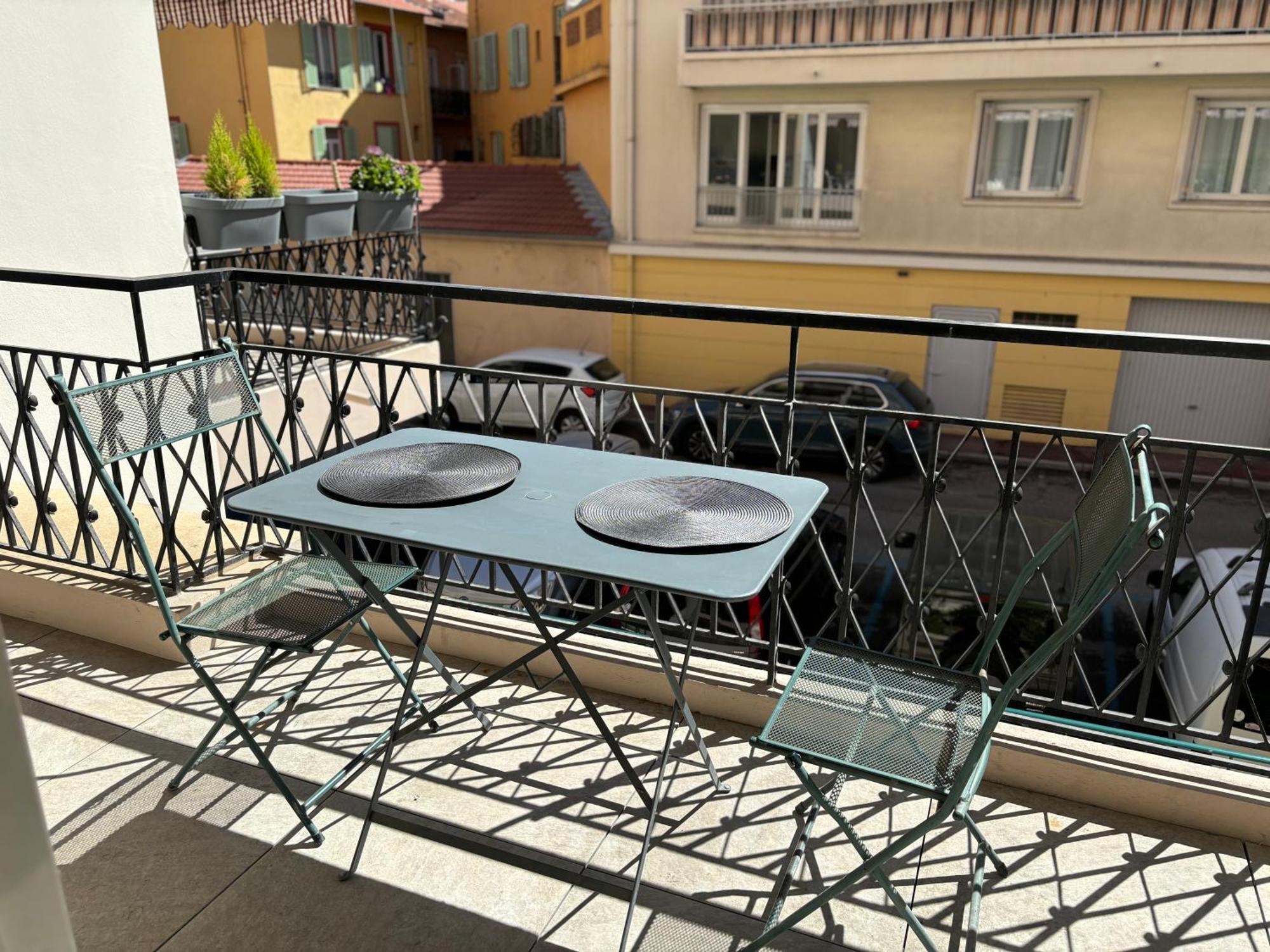 Studio 2 Etoiles A Menton Pour 4 Personnes Esterno foto